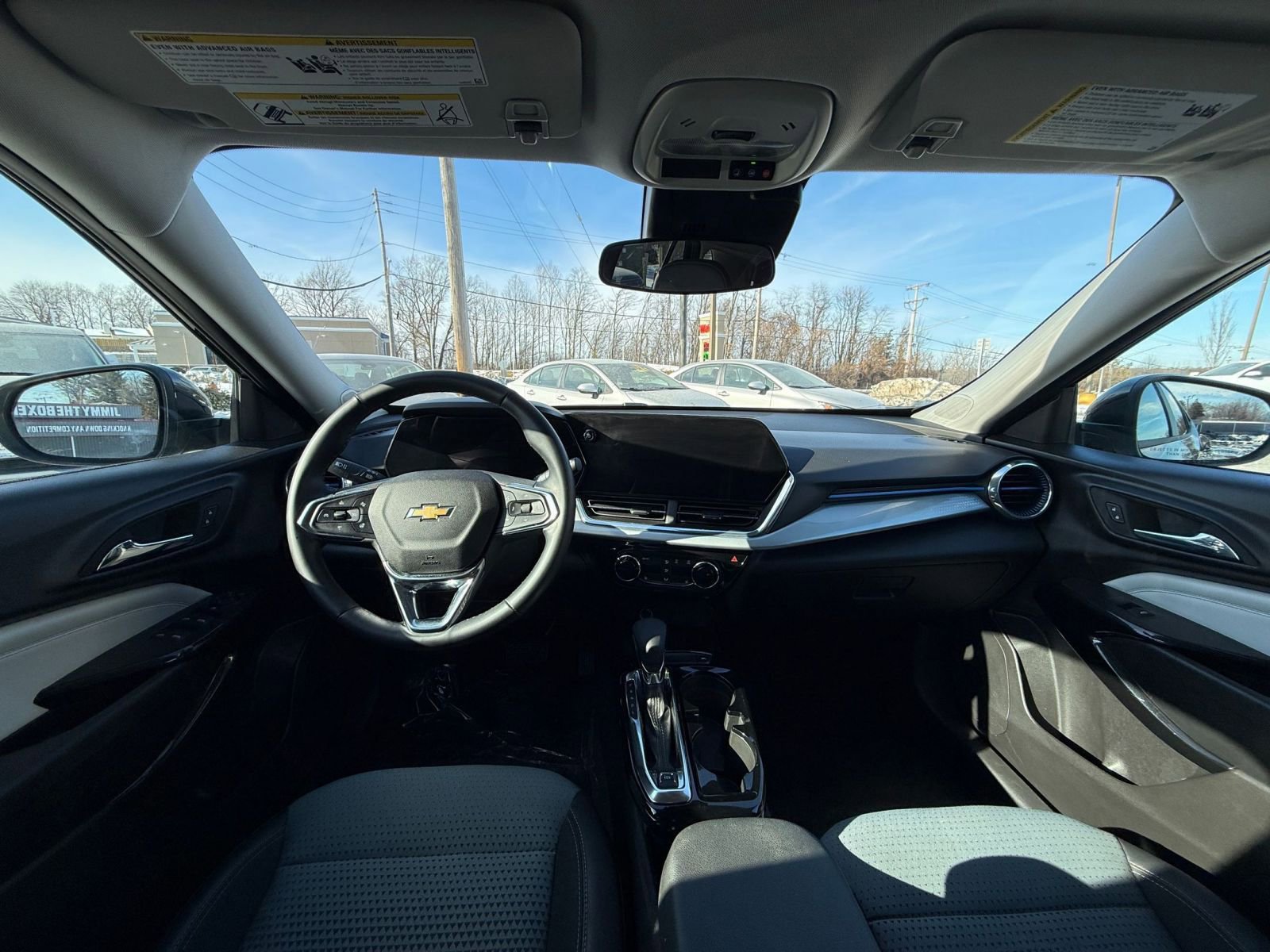 Used 2025 Chevrolet Trax LT w/ LT Convenience Package image 33