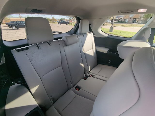 Used 2026 Toyota Grand Highlander AWD image 6