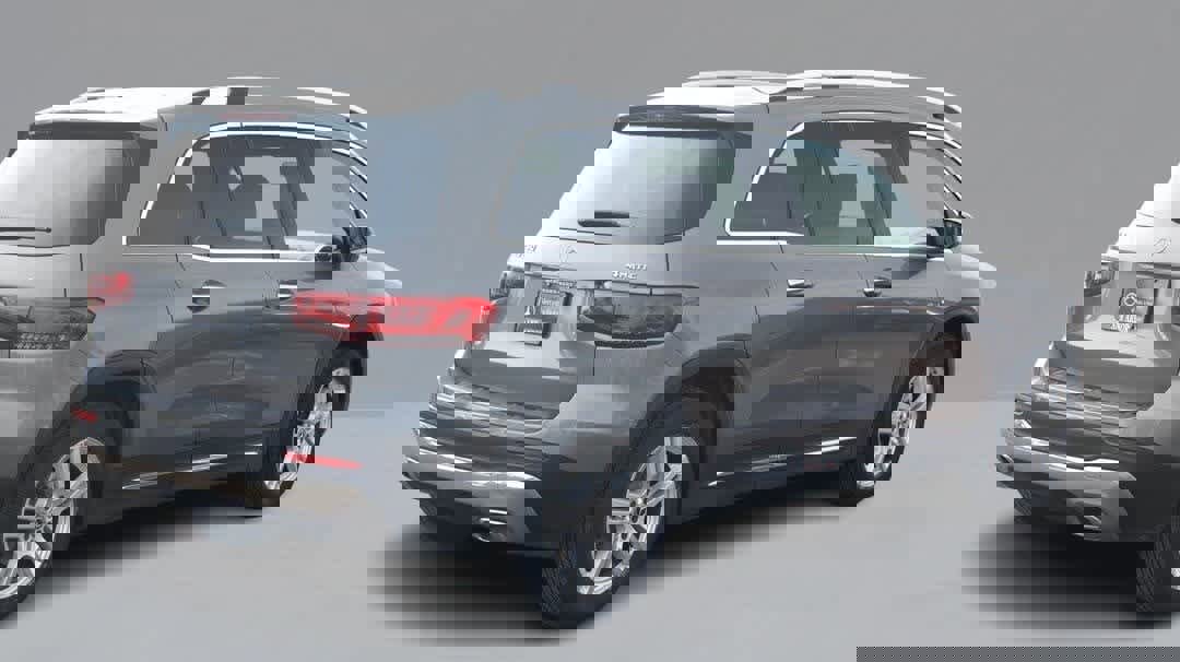 Certified 2022 Mercedes-Benz GLB 250 4MATIC w/ Premium Package Lite image 5