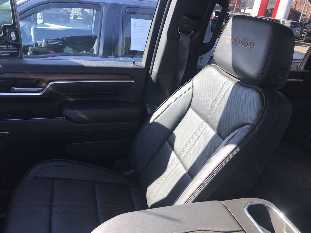 Used 2025 Chevrolet Silverado 2500 High Country w/ High Country Premium Package image 24