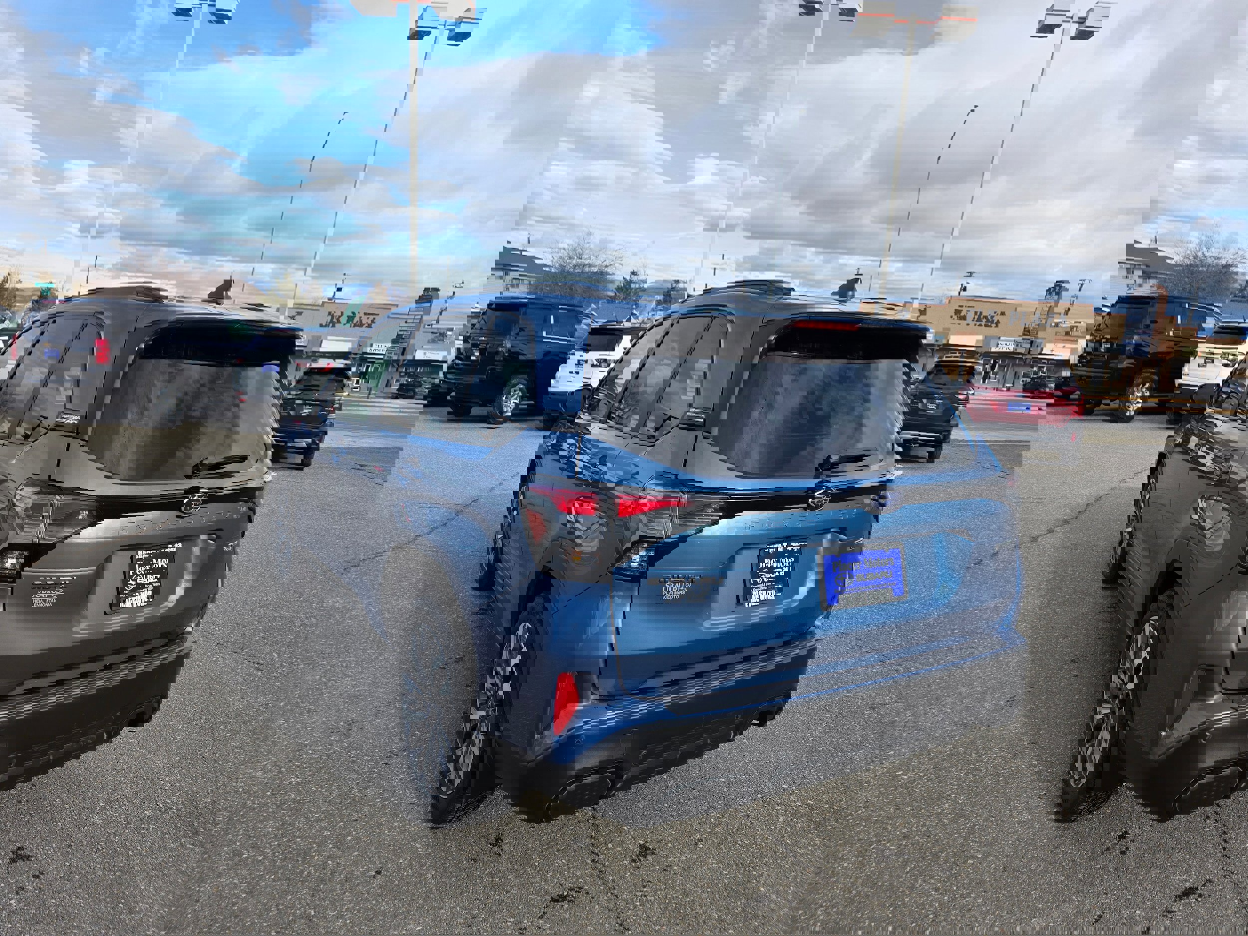 Used 2025 Subaru Forester Touring w/ Popular Package - Touring image 3