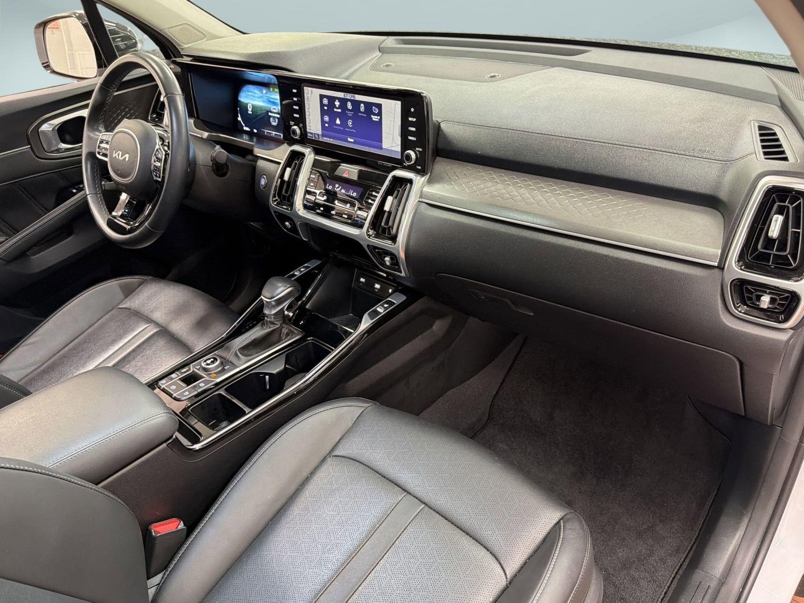 Used 2023 Kia Sorento SX image 32