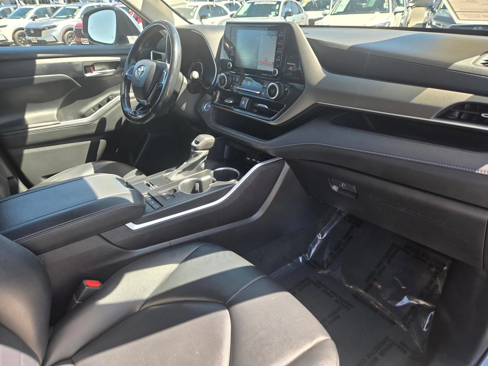 Used 2021 Toyota Highlander XLE AWD/4WD image 10