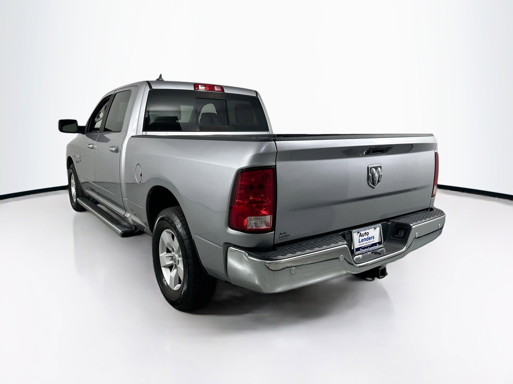 Used 2020 RAM 1500 Classic SLT w/ Luxury Group image 7