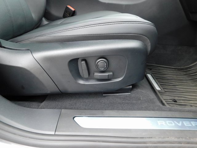 Used 2024 Land Rover Range Rover Evoque Dynamic SE image 19