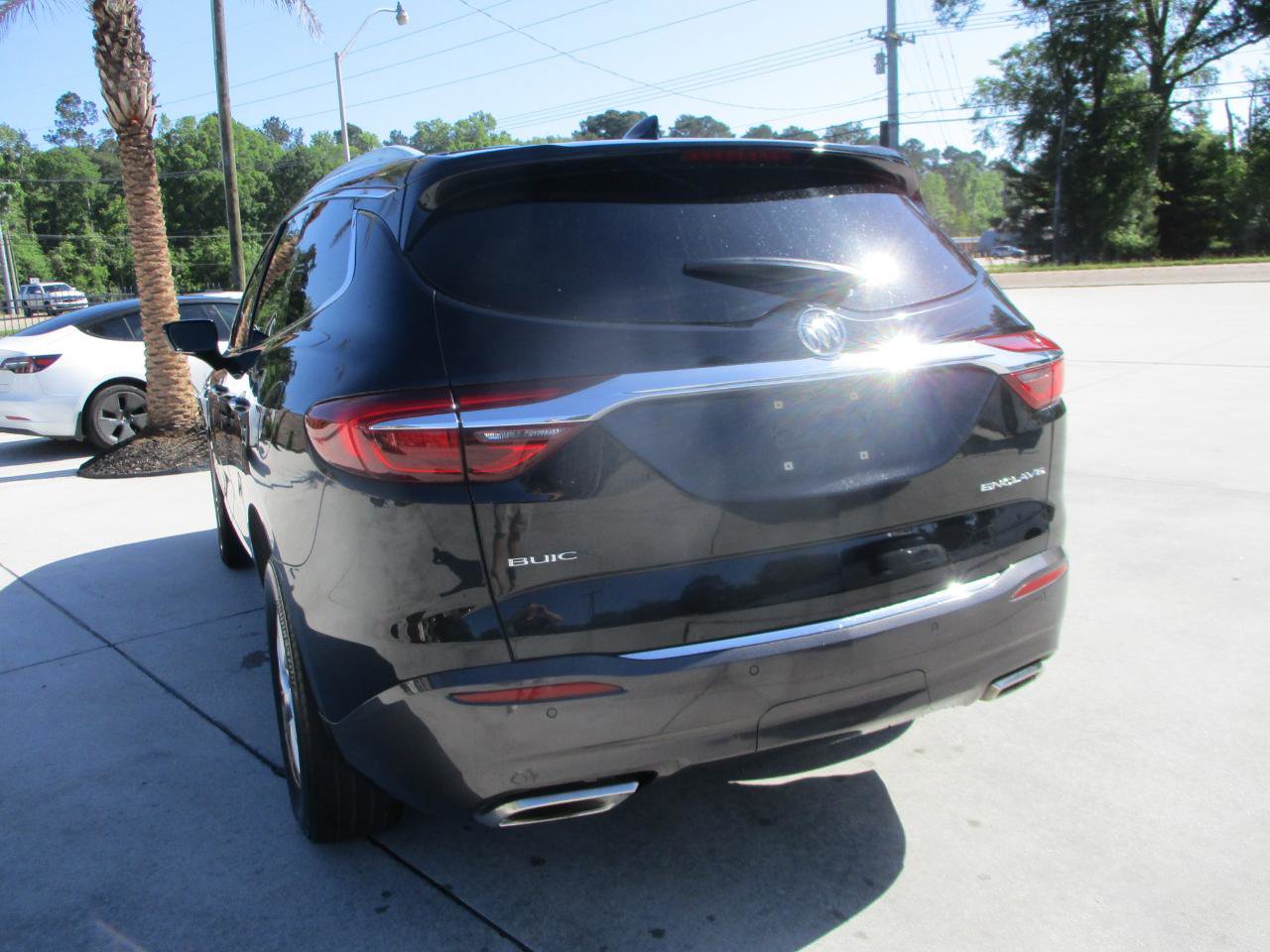 Used 2018 Buick Enclave Essence FWD image 29