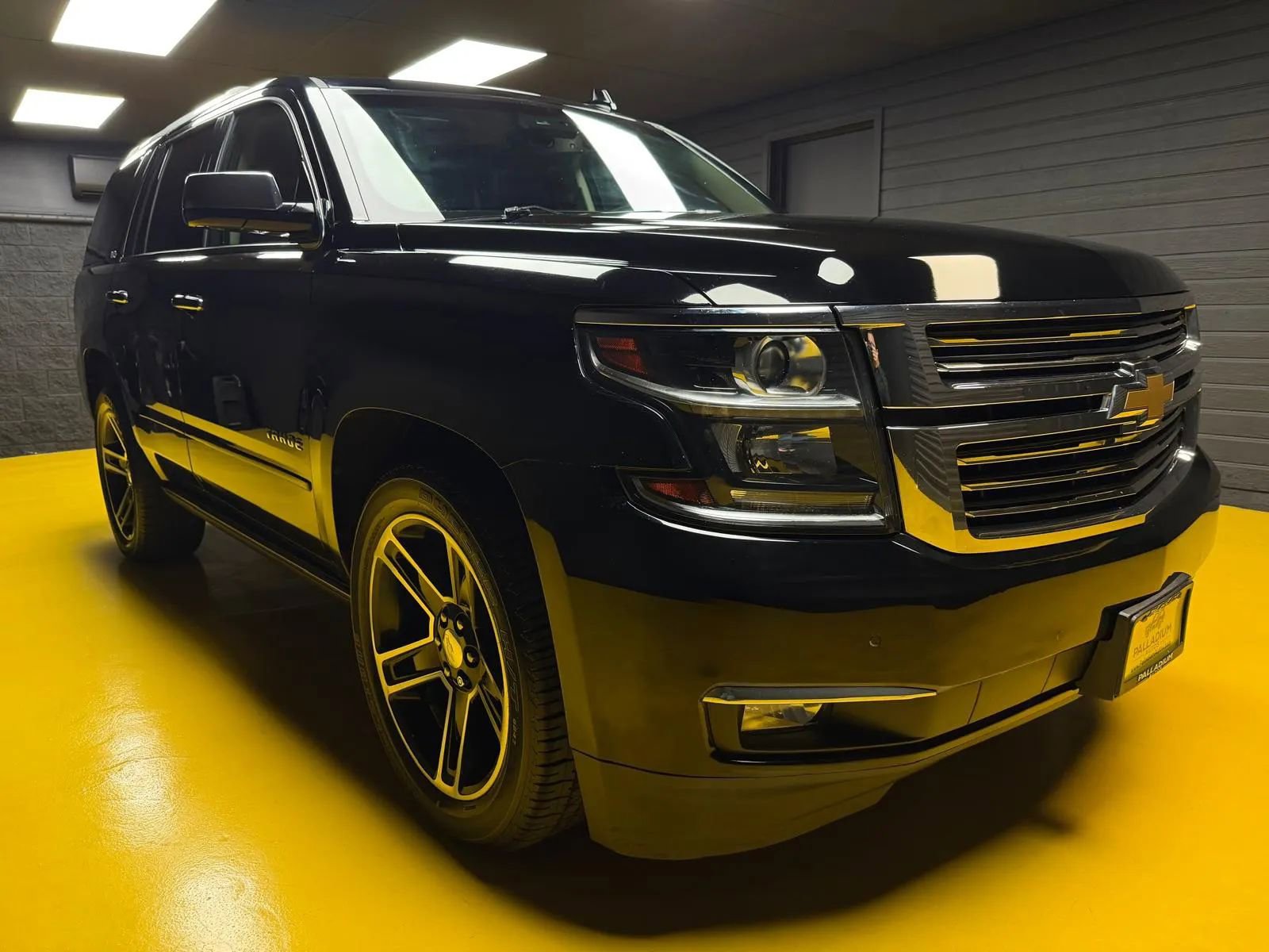 Used 2016 Chevrolet Tahoe LTZ AWD/4WD image 3