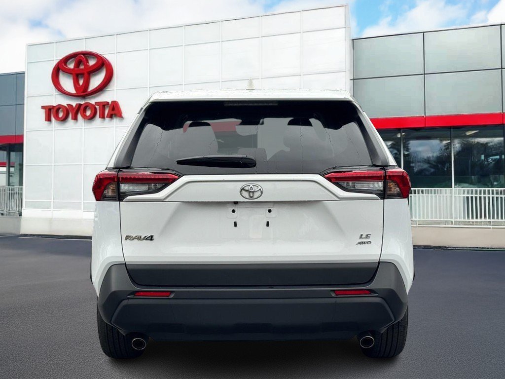 Used 2025 Toyota RAV4 LE AWD/4WD image 5