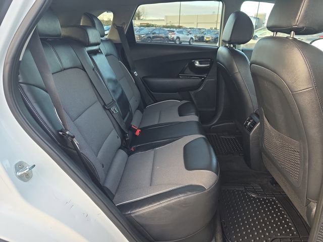Used 2021 Kia Niro EX image 11