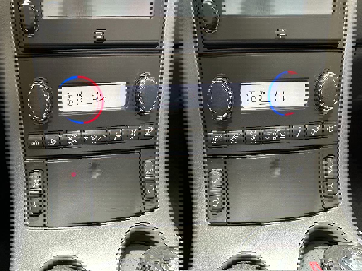 Used 2006 Chevrolet Corvette Convertible w/ Preferred Equipment Group image 31