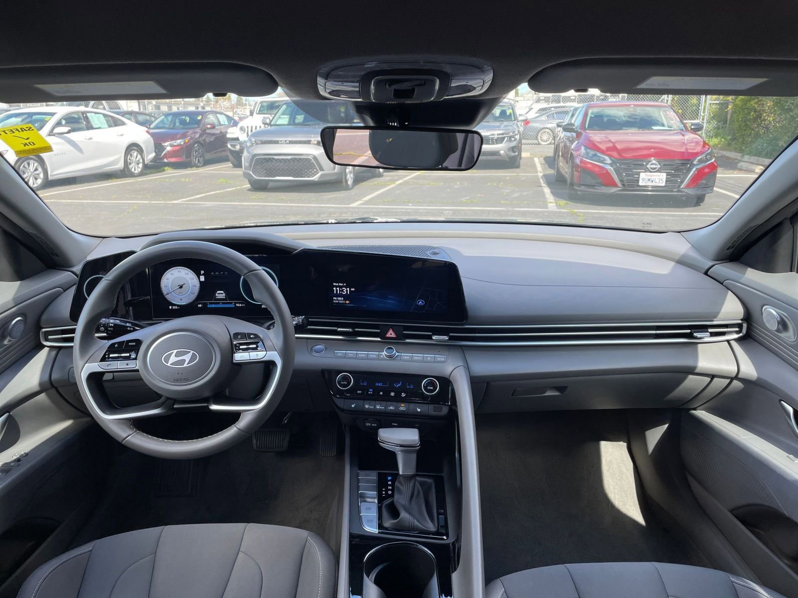 Used 2025 Hyundai Elantra SEL FWD image 34