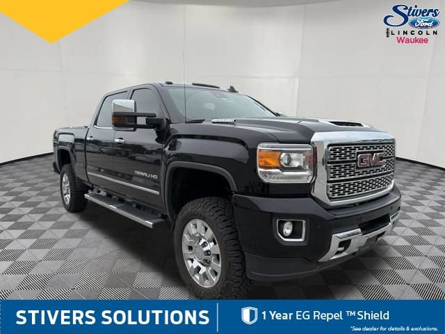 Used 2018 GMC Sierra 2500 Denali w/ Duramax Plus Package AWD/4WD image 3
