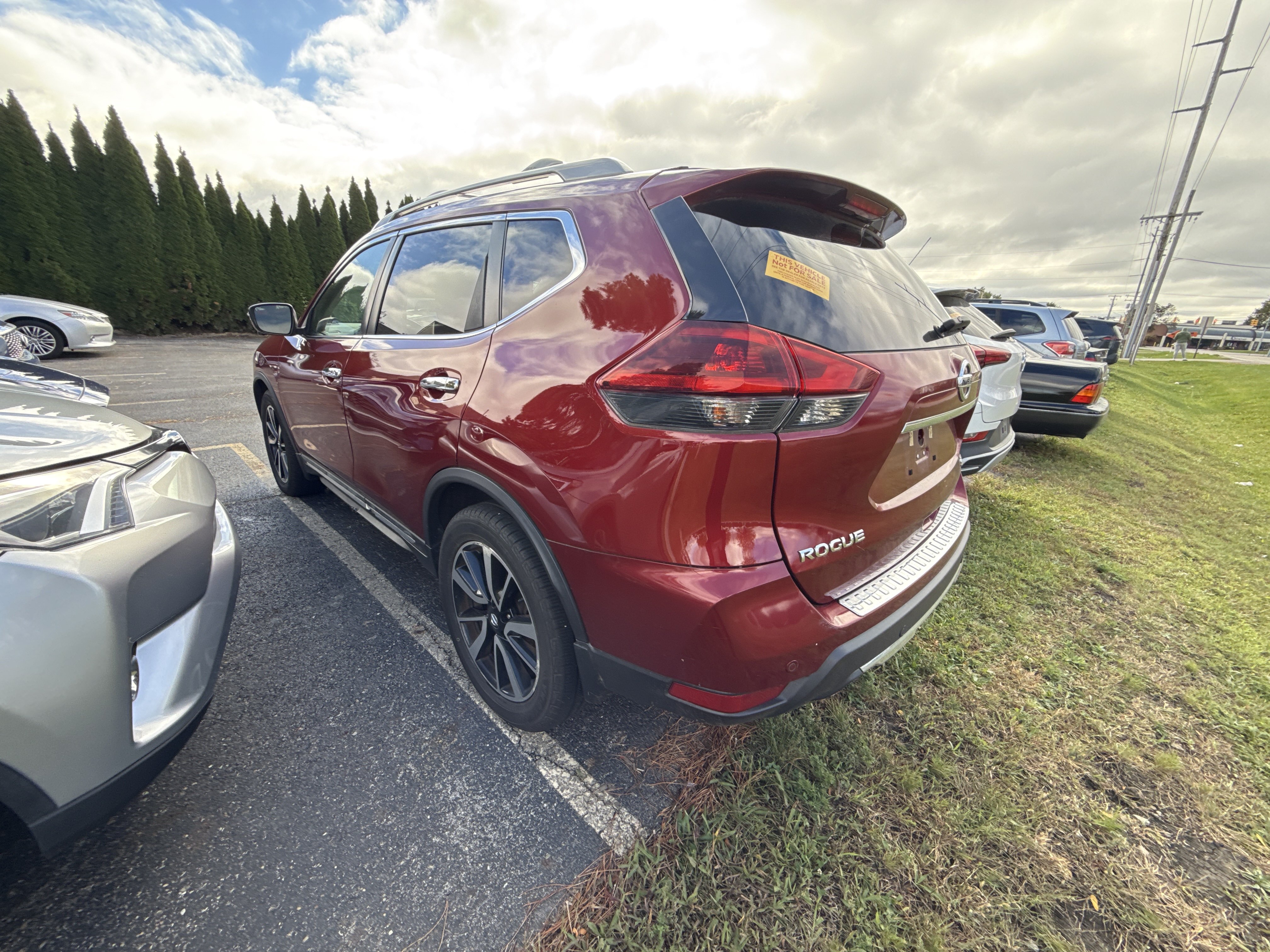 Used 2019 Nissan Rogue SL w/ Premium Package AWD/4WD image 2