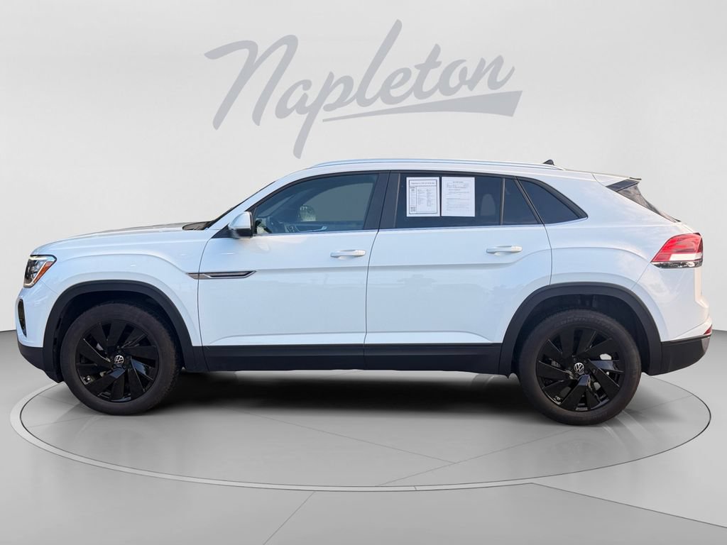 Used 2025 Volkswagen Atlas Cross Sport SE FWD image 2
