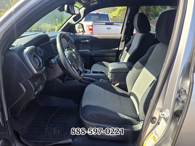 Used 2022 Toyota Tacoma TRD Off-Road AWD/4WD image 11