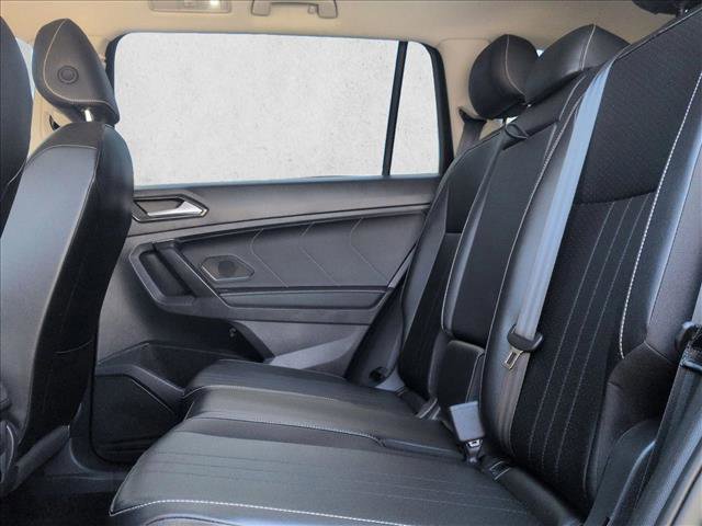 Used 2024 Volkswagen Tiguan SE image 18
