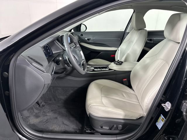 Used 2023 Hyundai Sonata Limited w/ Preferred Accessory Package image 11