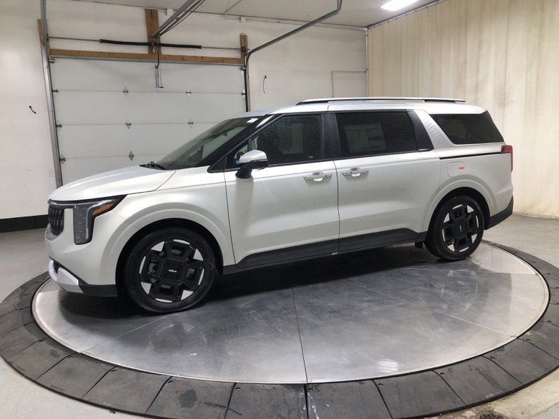 New 2026 Kia Carnival EX image 4