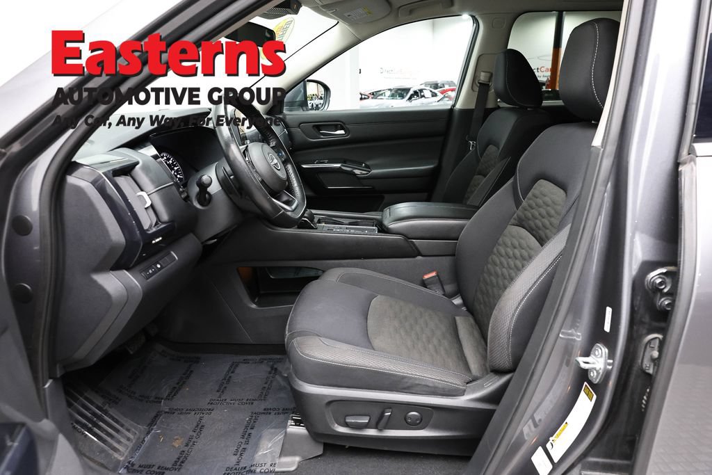 Used 2022 Nissan Pathfinder SV FWD image 14