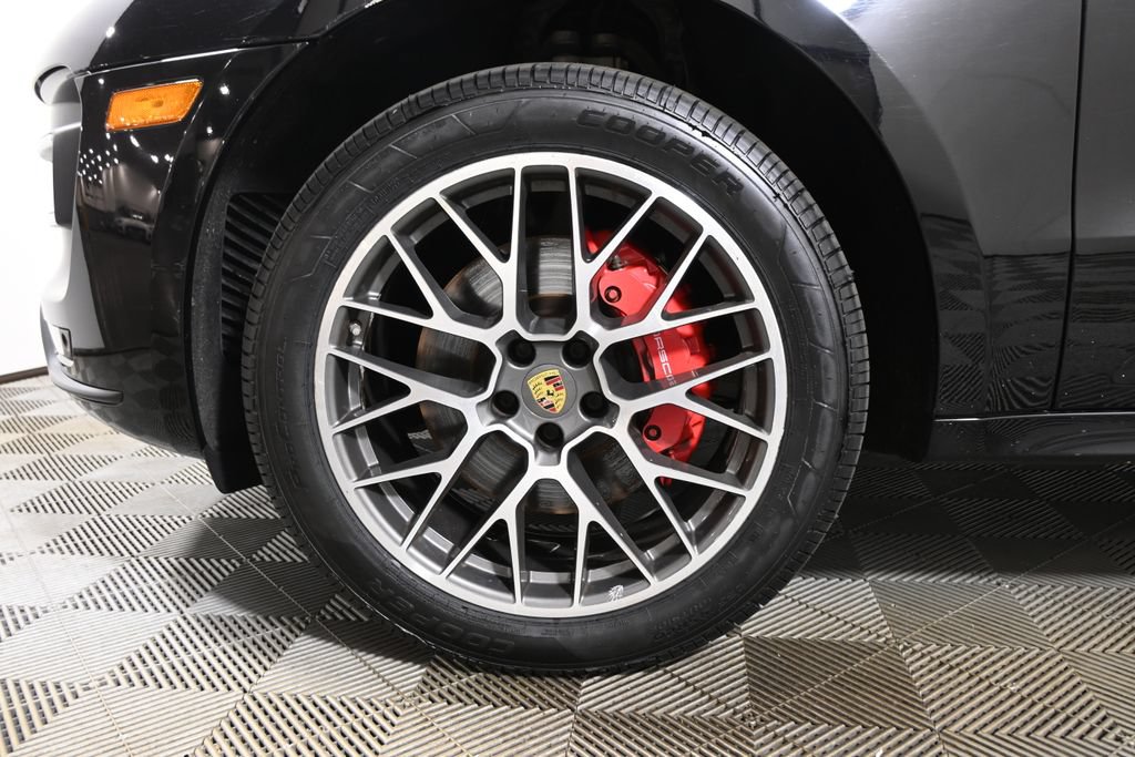 Used 2015 Porsche Macan Turbo AWD/4WD image 12