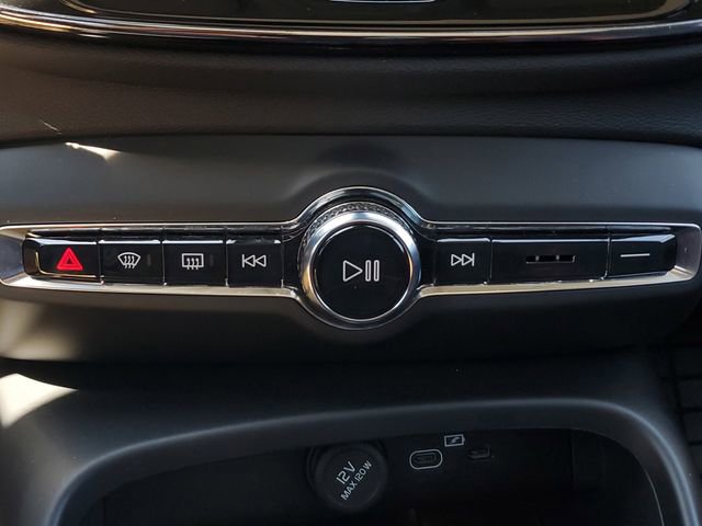 Used 2023 Volvo XC40 B5 Plus w/ Climate Package image 30