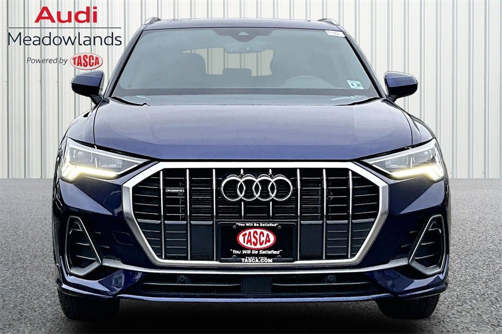 Used 2025 Audi Q3 2.0T Premium w/ Convenience Package image 2