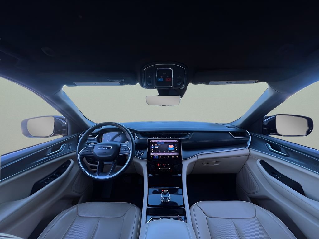 Used 2023 Jeep Grand Cherokee Limited w/ Luxury Tech Group II image 19