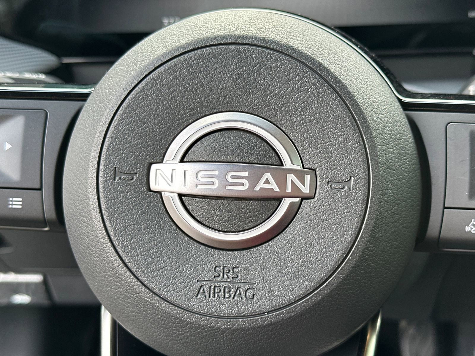 Certified 2025 Nissan Kicks SR FWD image 25