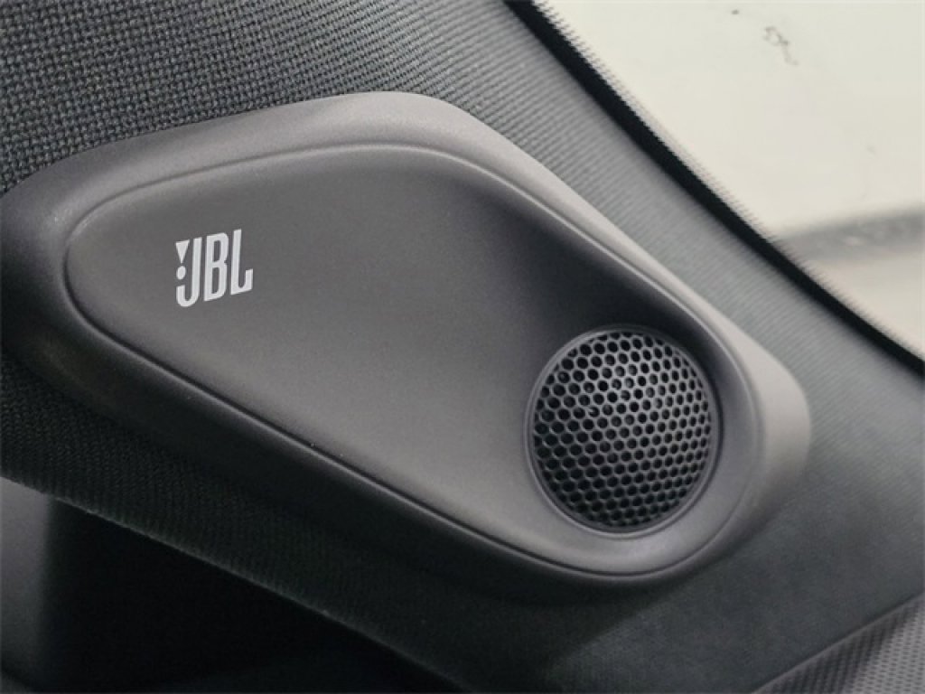 New 2025 Toyota Crown Signia image 6