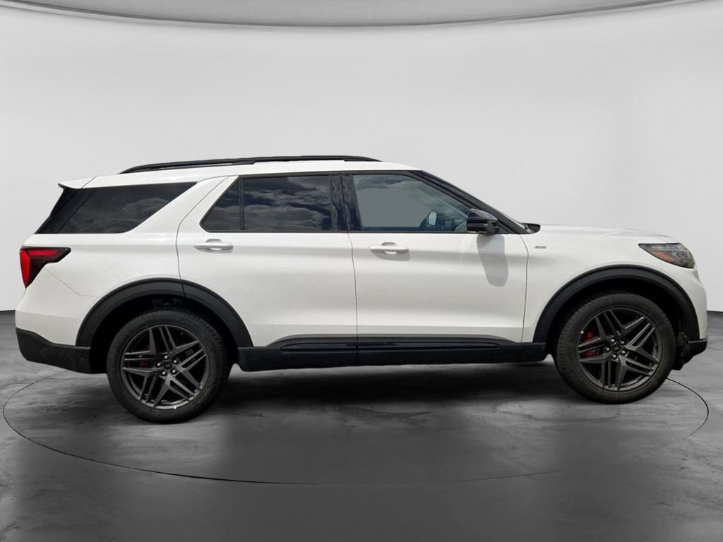 Used 2025 Ford Explorer ST-Line w/ ST-Line Street Pack AWD/4WD image 5