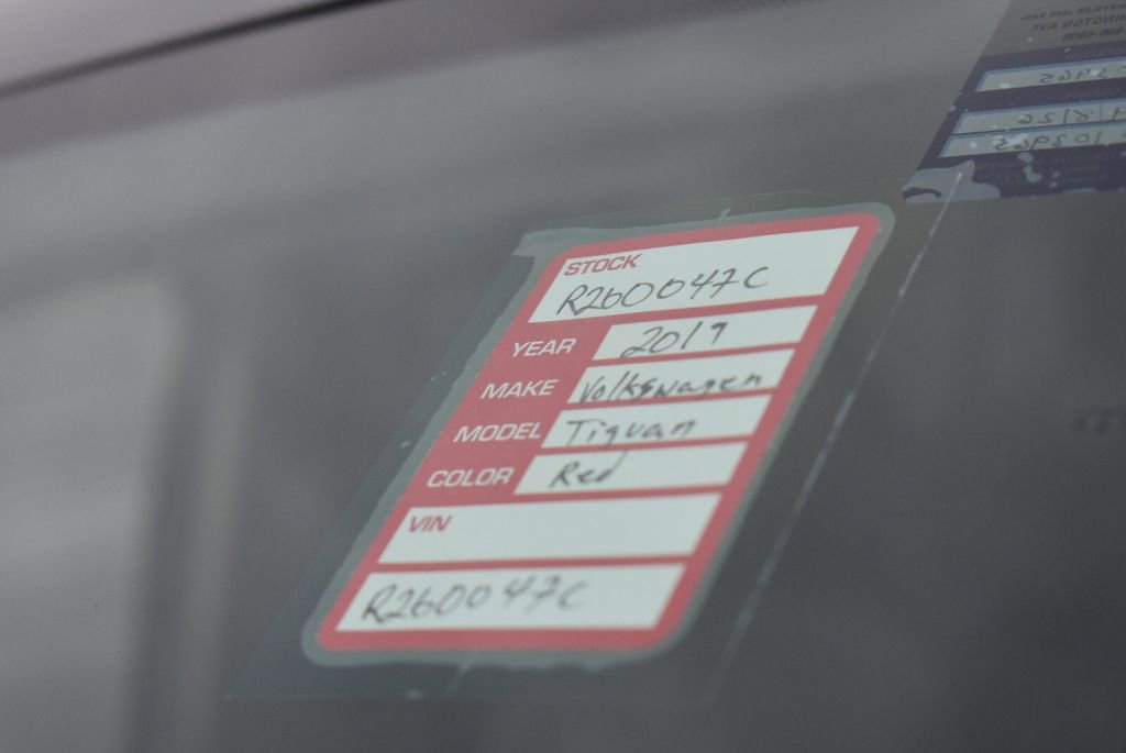 Used 2019 Volkswagen Tiguan SE AWD/4WD image 34