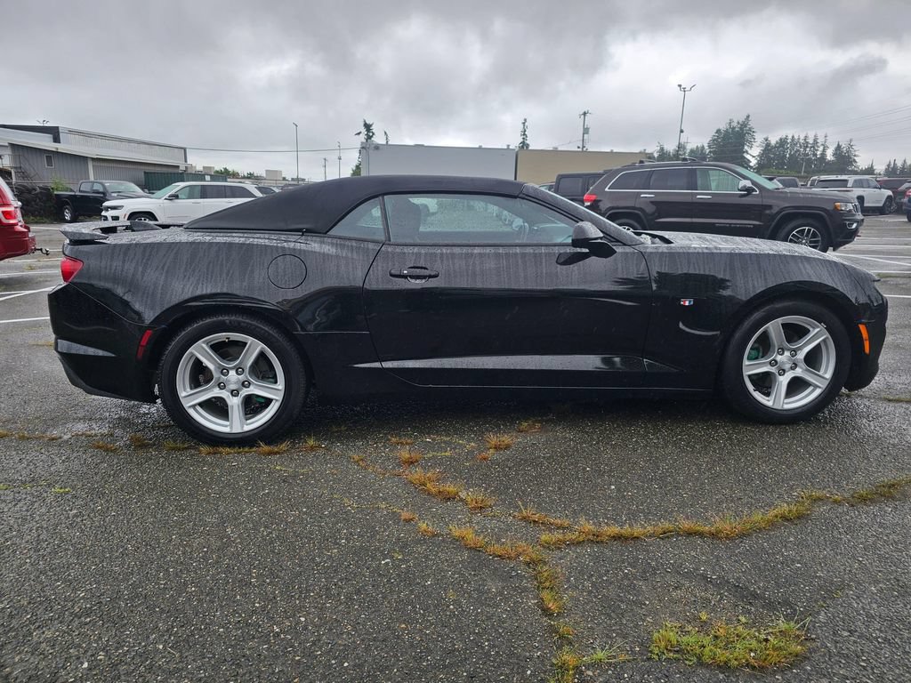 Used 2019 Chevrolet Camaro LT RWD image 9