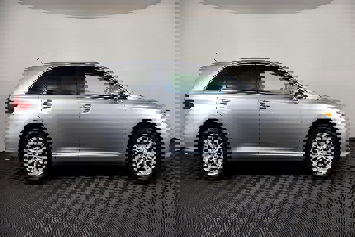 Used 2015 Toyota Venza XLE w/ XLE Premium Package image 7