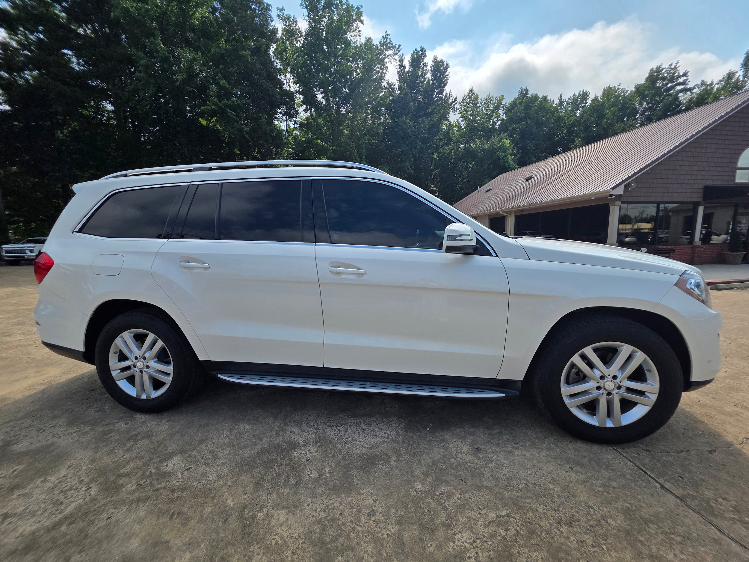 Used 2016 Mercedes-Benz GL 450 4MATIC image 4