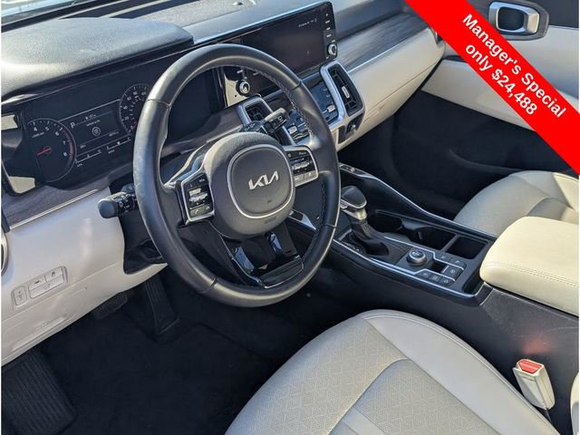 Used 2023 Kia Sorento EX w/ Panoramic Sunroof Package image 12