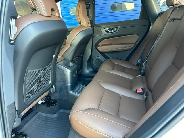 Used 2025 Volvo XC60 T8 Plus w/ Protection Package Premier AWD/4WD image 22