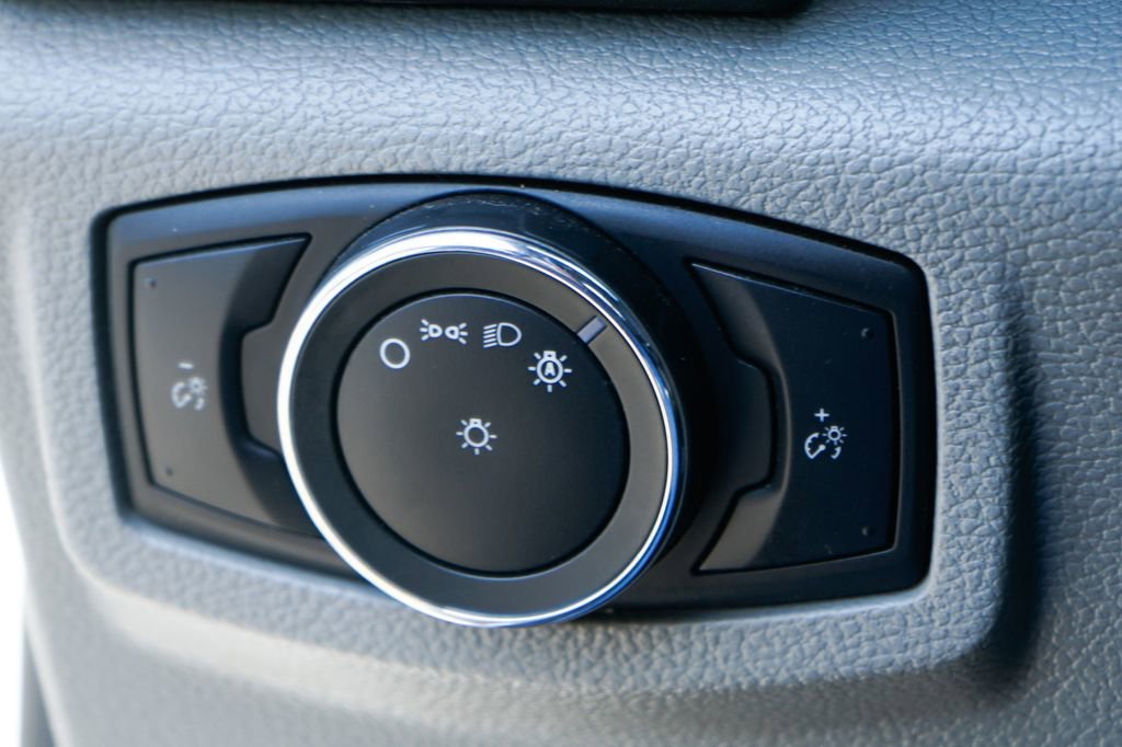 Used 2017 Ford F550 2WD Regular Cab Super Duty image 20