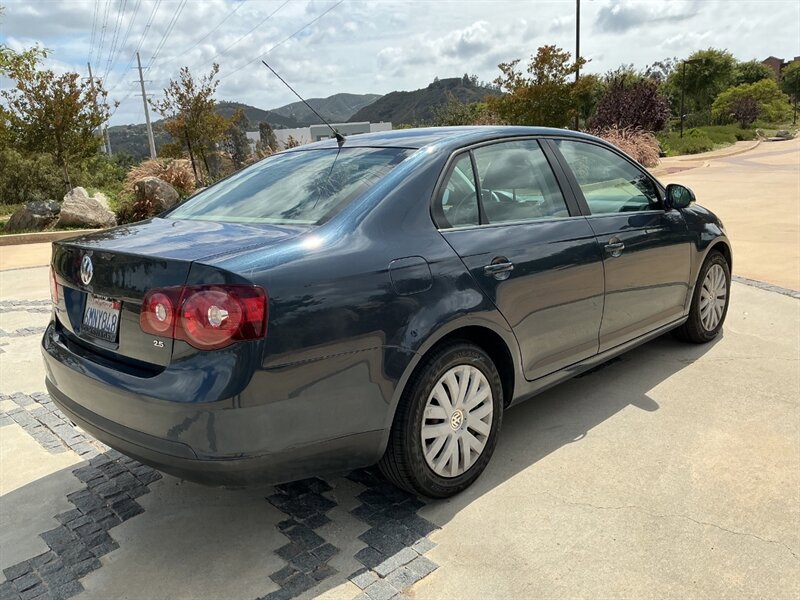 Used 2010 Volkswagen Jetta S FWD image 10