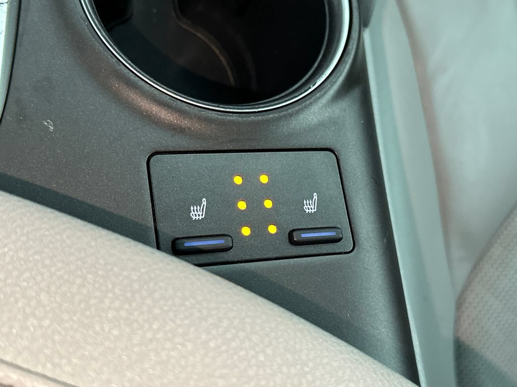 Used 2022 Toyota Camry XLE FWD image 33
