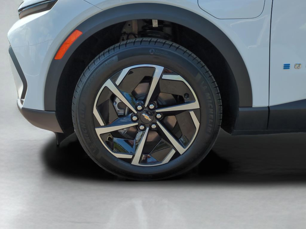Used 2026 Chevrolet Equinox EV LT FWD image 25