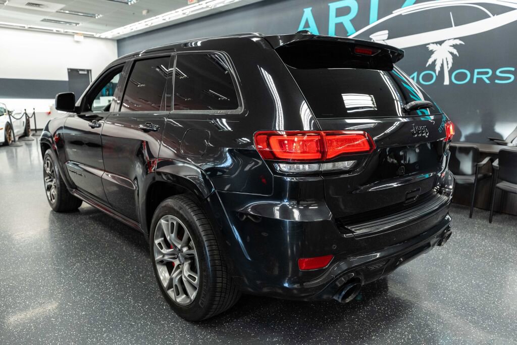 Used 2015 Jeep Grand Cherokee SRT image 6