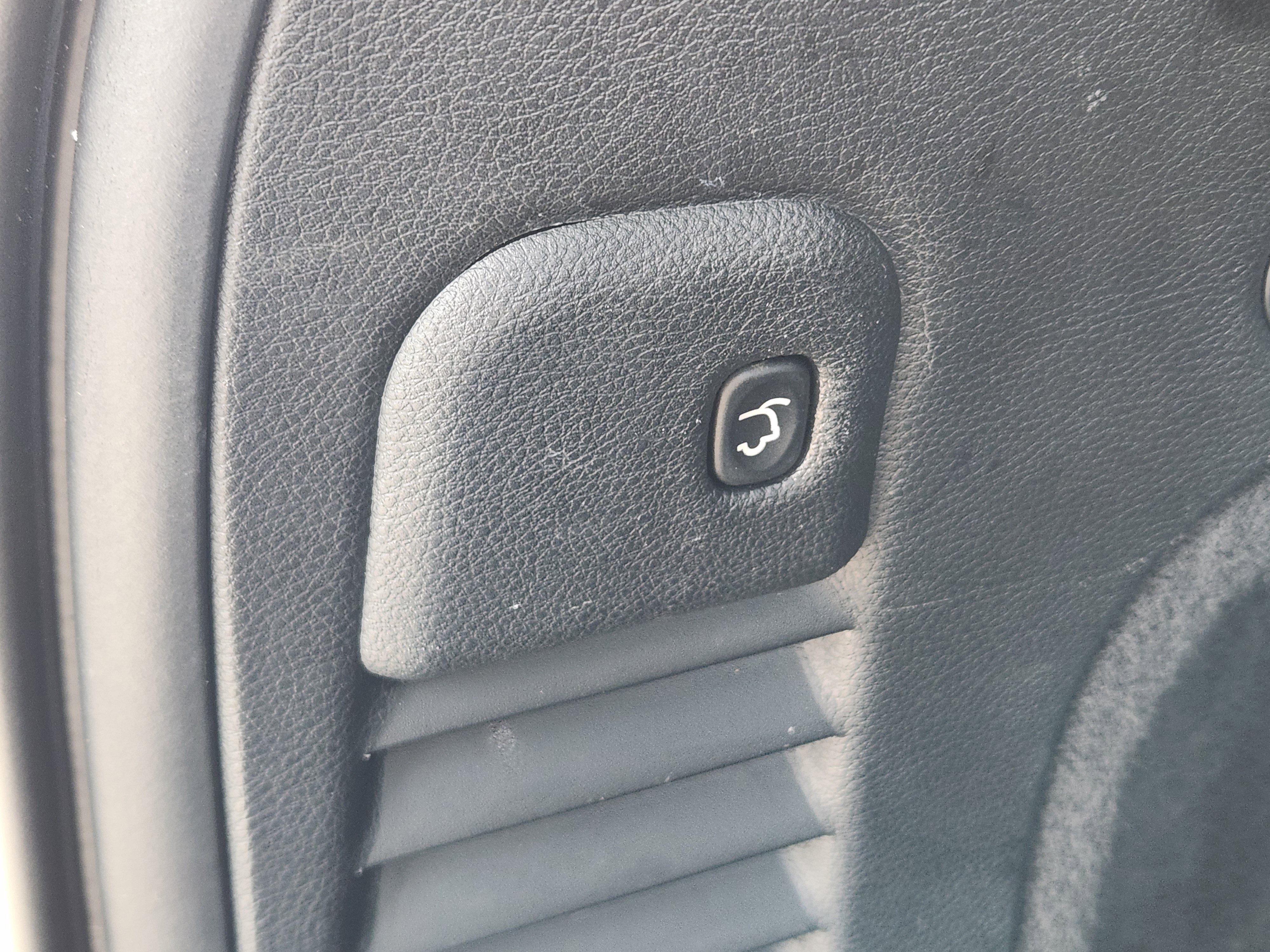 Used 2019 Jeep Grand Cherokee Altitude image 35