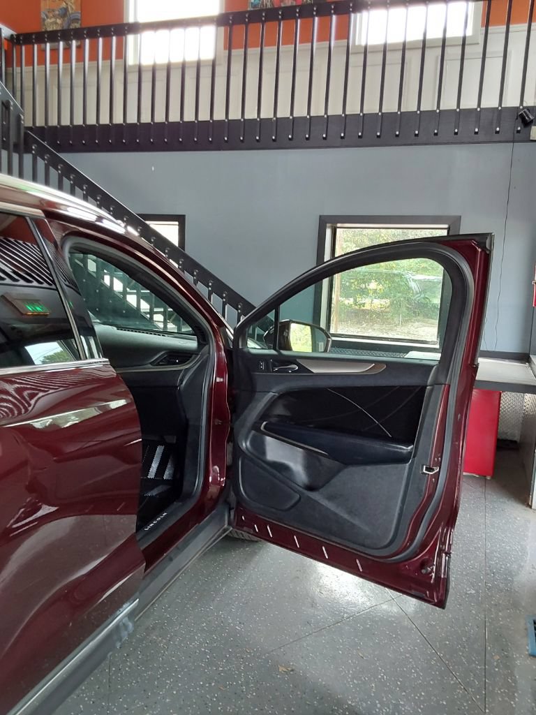 Used 2017 Lincoln MKC Select w/ Select Plus Package AWD/4WD image 16