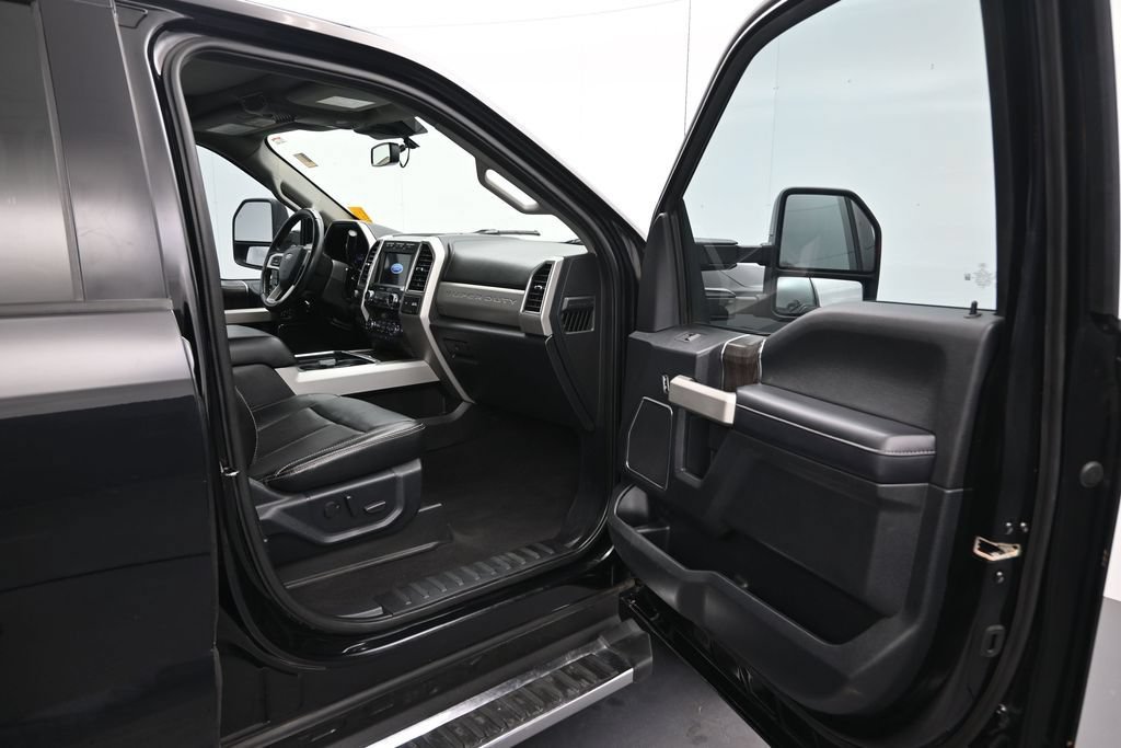 Used 2021 Ford F350 Lariat w/ Lariat Ultimate Package AWD/4WD image 16