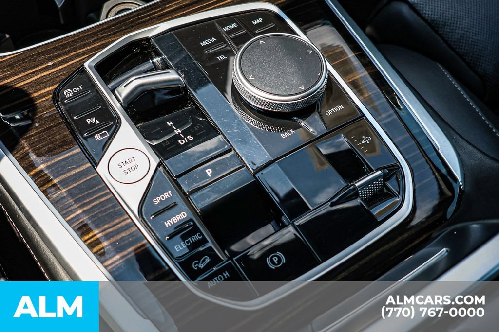 Used 2025 BMW X5 xDrive50e AWD/4WD image 42