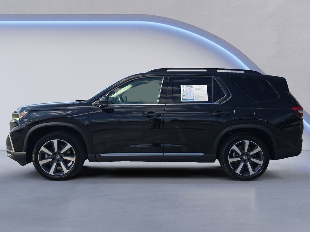 Certified 2025 Honda Pilot Touring image 2