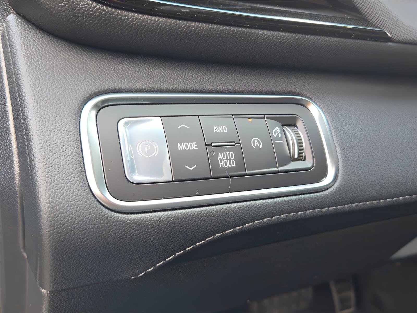 Used 2026 Buick Enclave Preferred AWD/4WD image 24