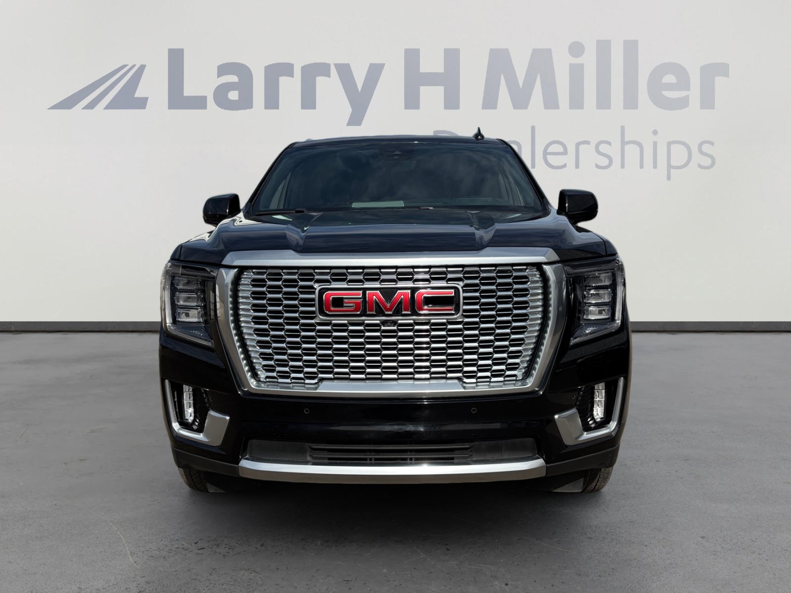 Used 2023 GMC Yukon Denali w/ Advanced Technology Package image 8