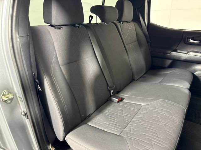 Used 2017 Toyota Tacoma TRD Sport w/ Tow Package (A/T) image 15