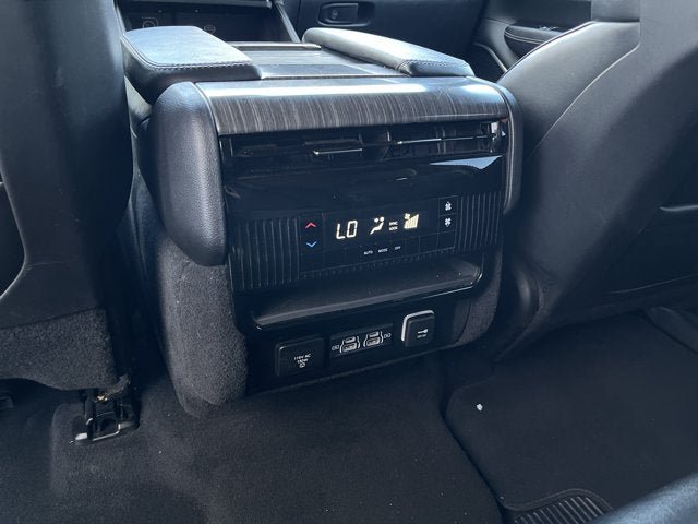 Used 2024 Jeep Wagoneer Series II w/ Flexible Seating Group RWD image 20